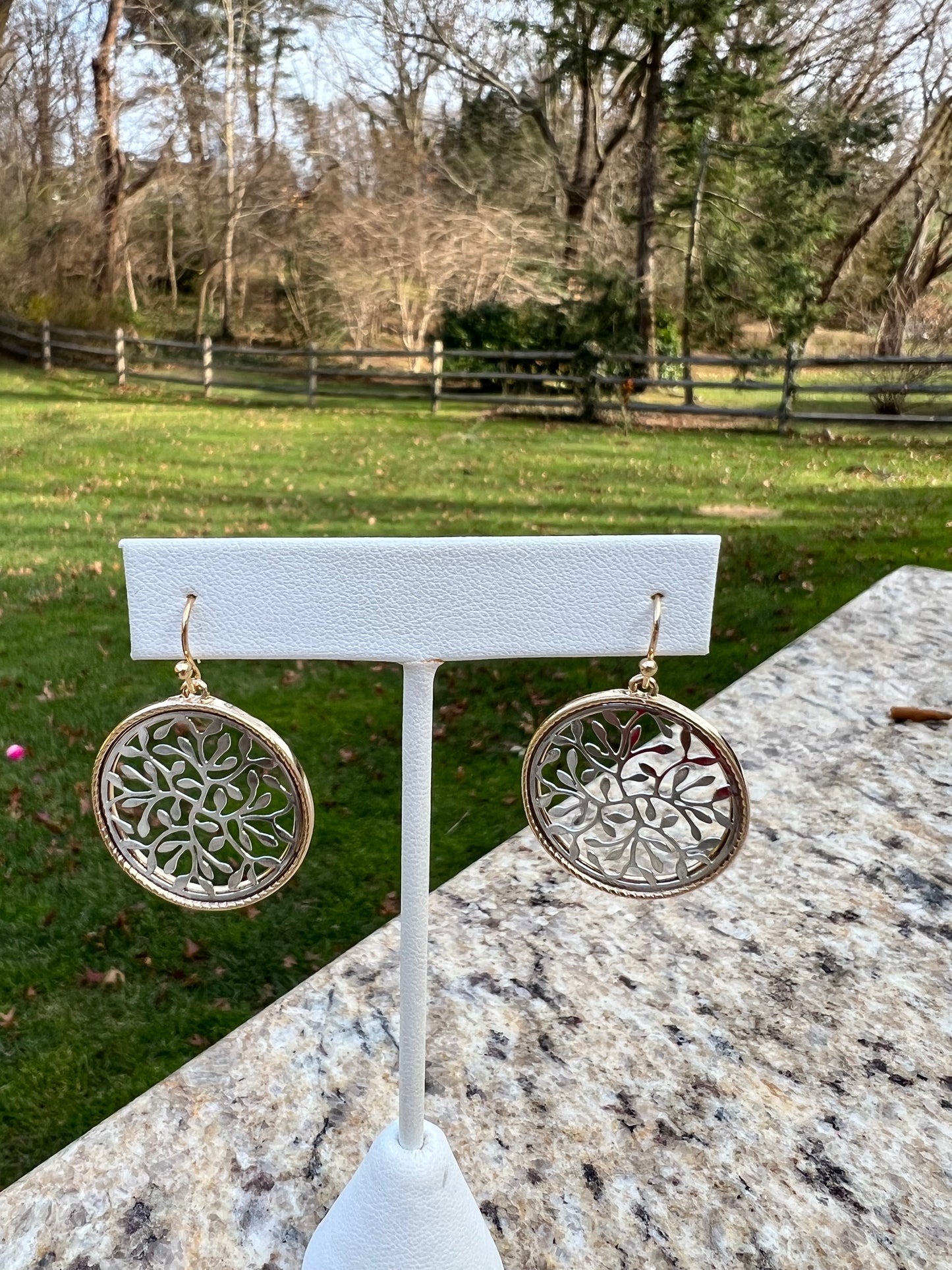 Two Tone earring with Filigree