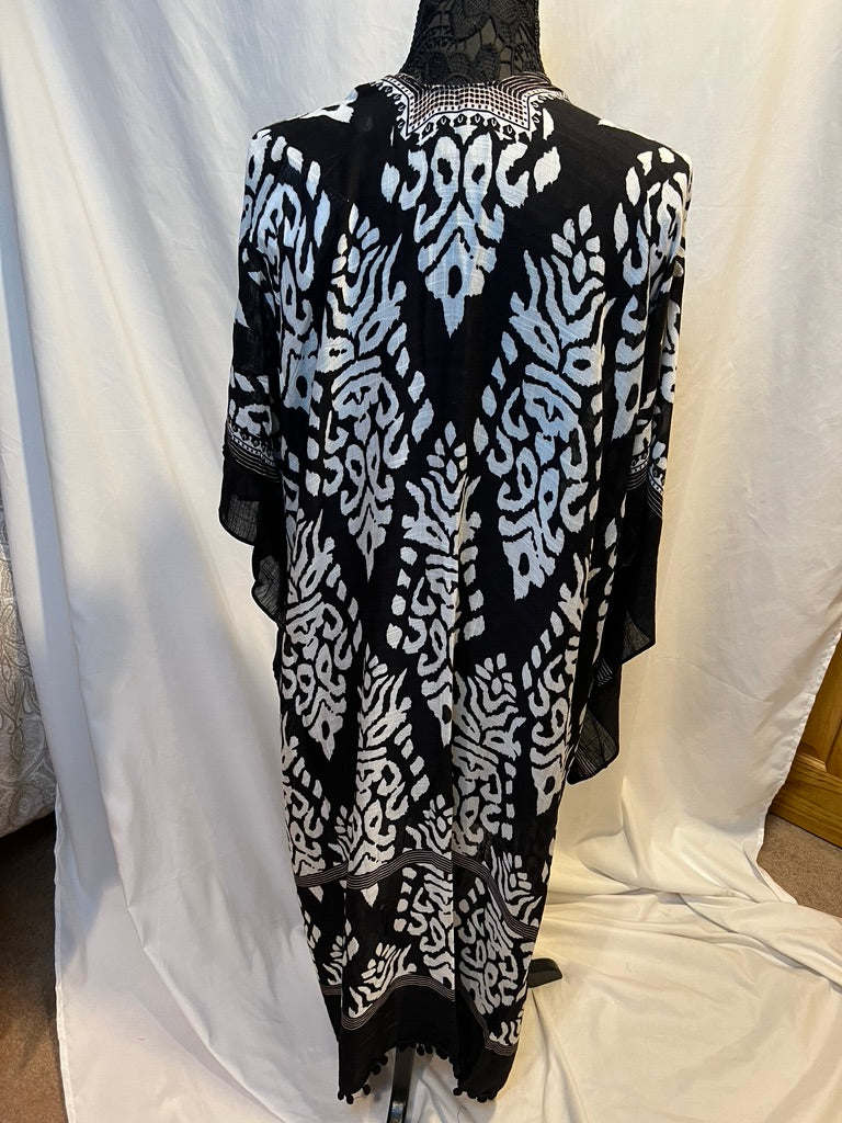 Kimono= Blk/Wht
