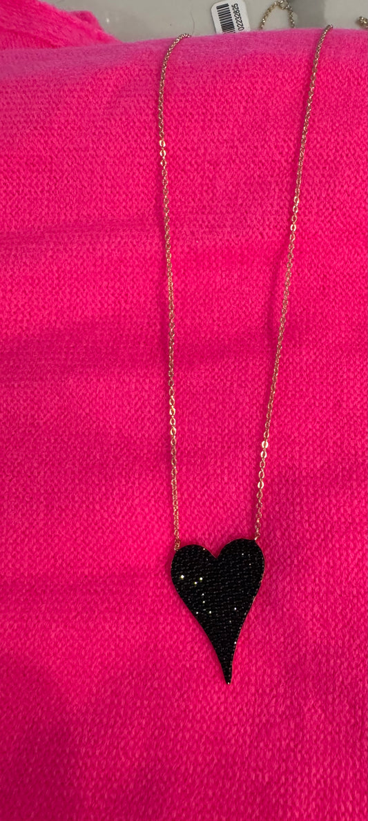 pave heart in Black