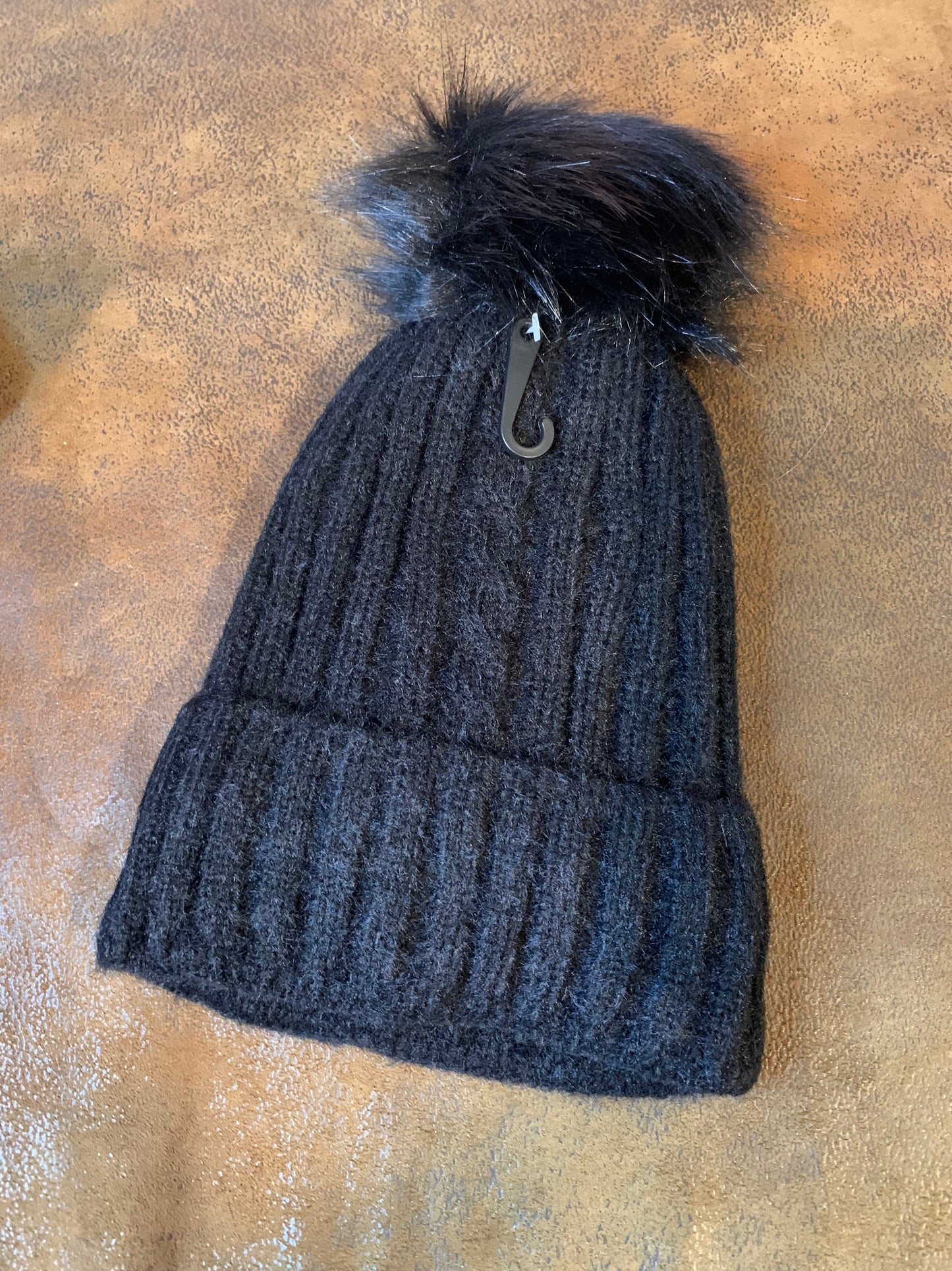 Pom Pom Knit Hat -Black